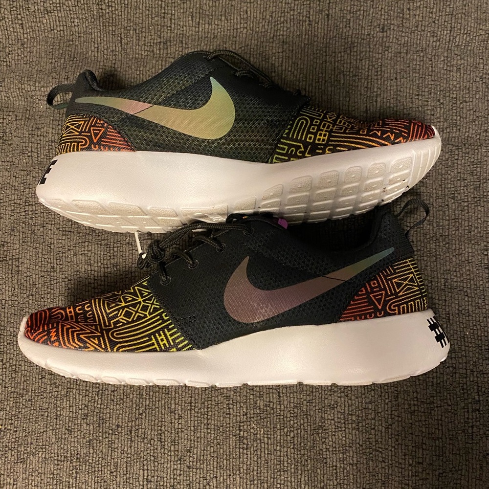 Nike Roshe Run - Picture 3 of 8